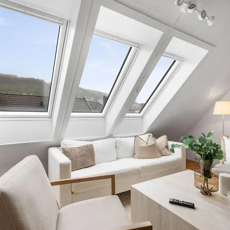 Renovated With Mountain Views Διαμέρισμα *