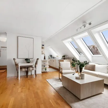 Renovated With Mountain Views *