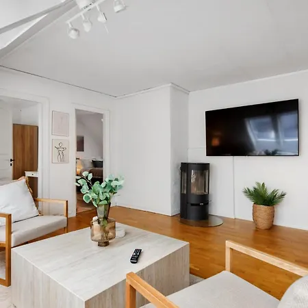 Renovated With Mountain Views Μπέργκεν