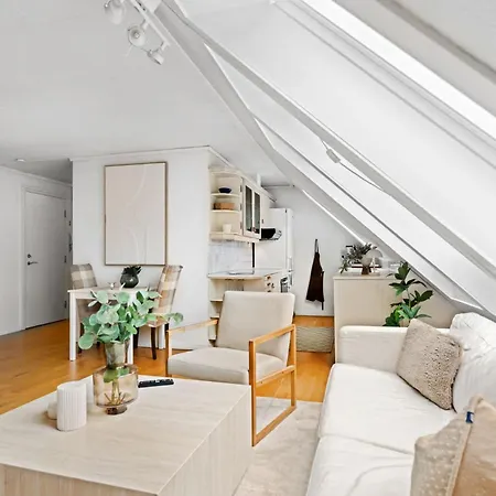 Renovated With Mountain Views Διαμέρισμα *
