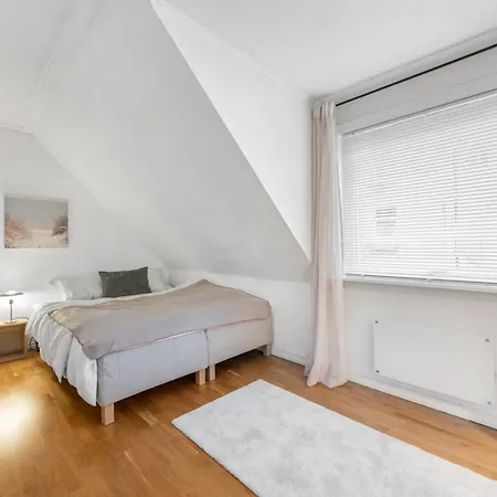 Renovated With Mountain Views Διαμέρισμα Μπέργκεν