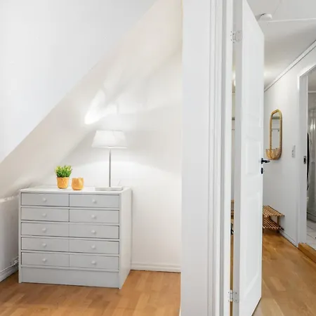 Renovated With Mountain Views Μπέργκεν